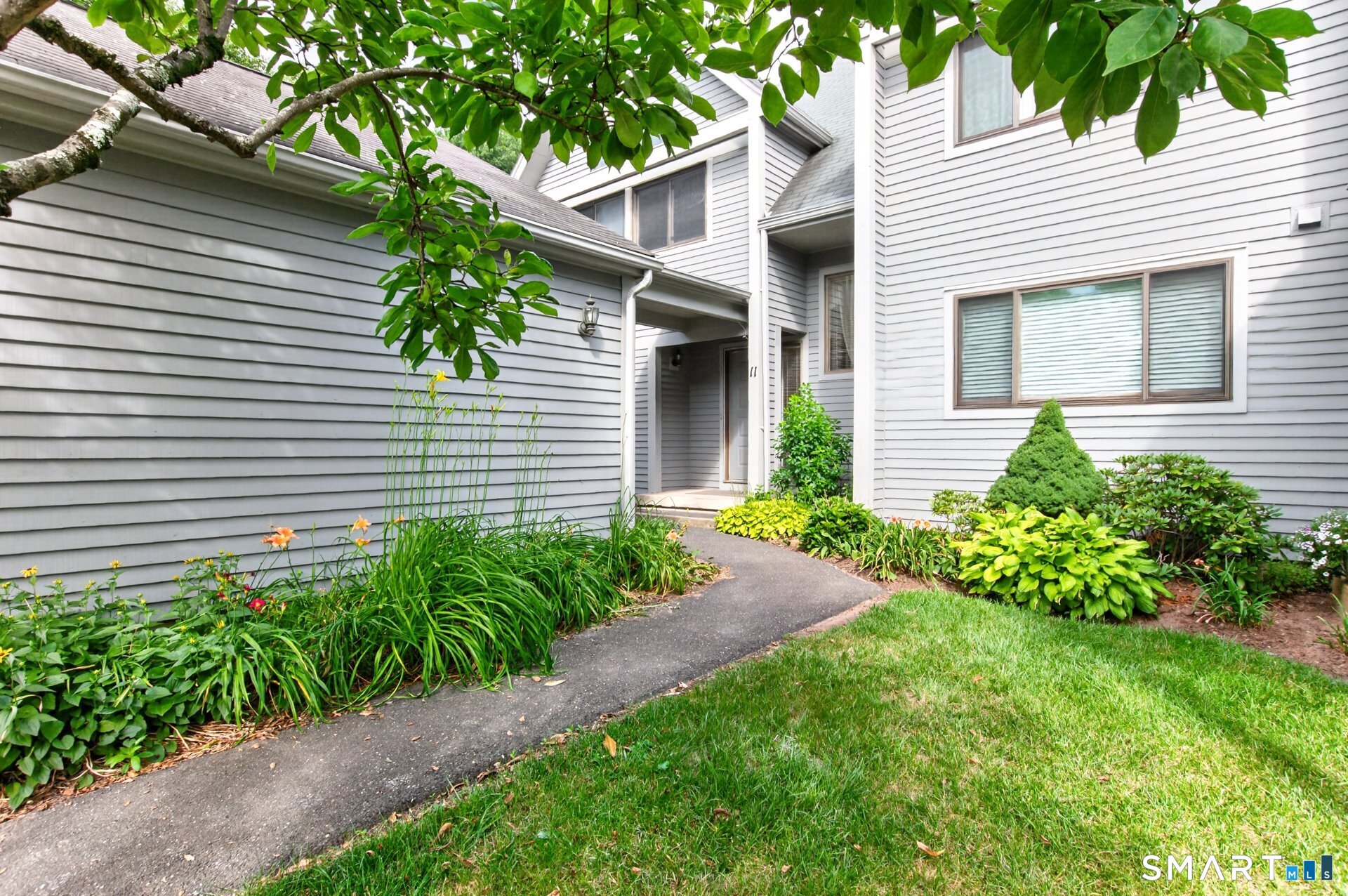 11 River Mead Avon CT 06001