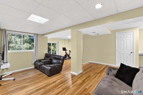 11 River Mead Avon CT 06001