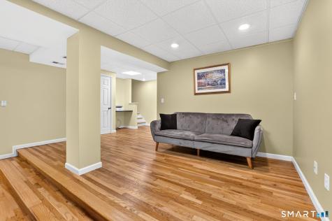 11 River Mead Avon CT 06001