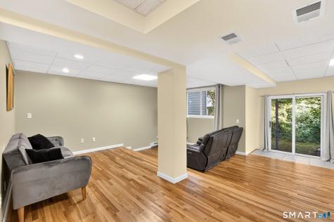 11 River Mead Avon CT 06001