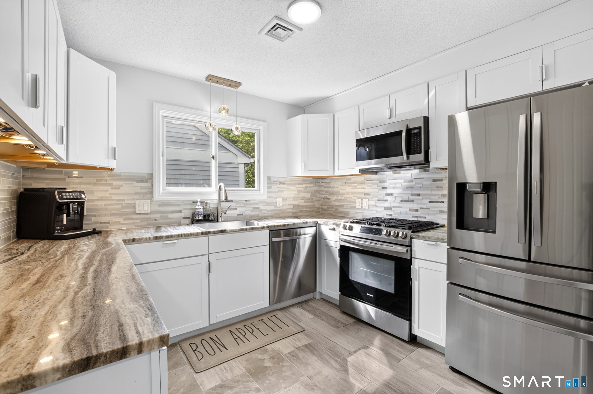 11 River Mead Avon CT 06001