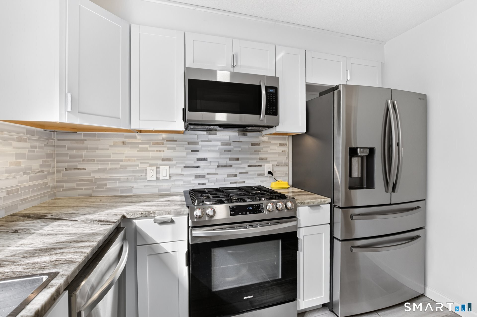 11 River Mead Avon CT 06001