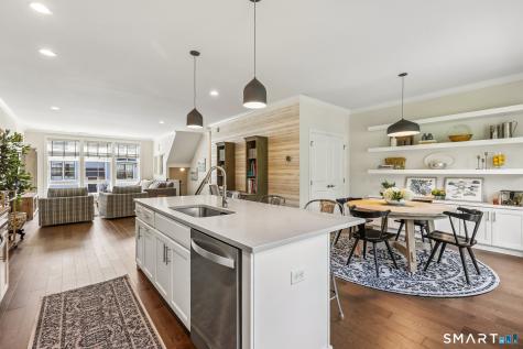 21 Brentwood Circle Danbury CT 06810