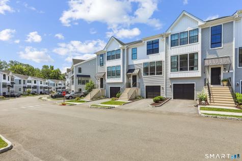 21 Brentwood Circle Danbury CT 06810