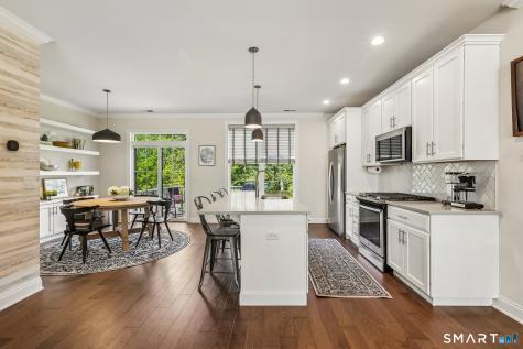 21 Brentwood Circle Danbury CT 06810