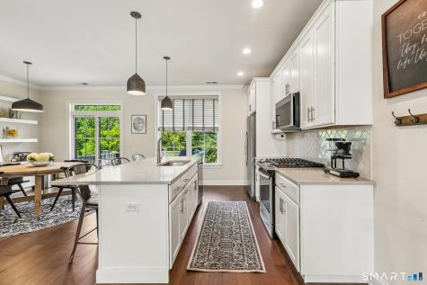 21 Brentwood Circle Danbury CT 06810