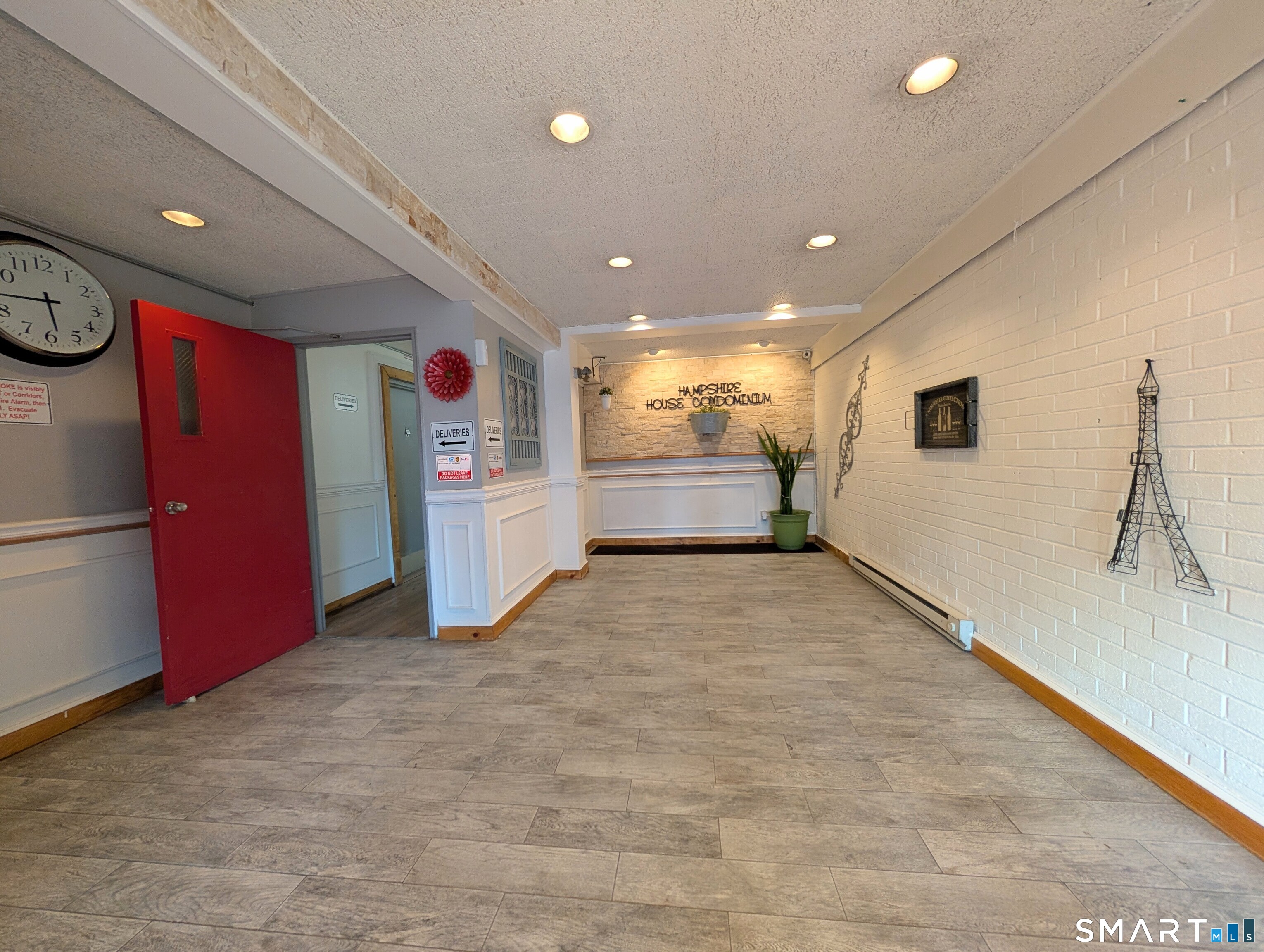 393 Laurel Avenue Bridgeport CT 06604