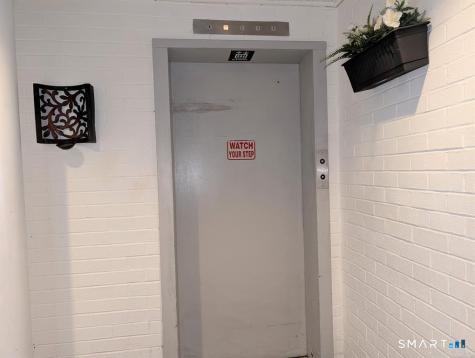 393 Laurel Avenue Bridgeport CT 06604