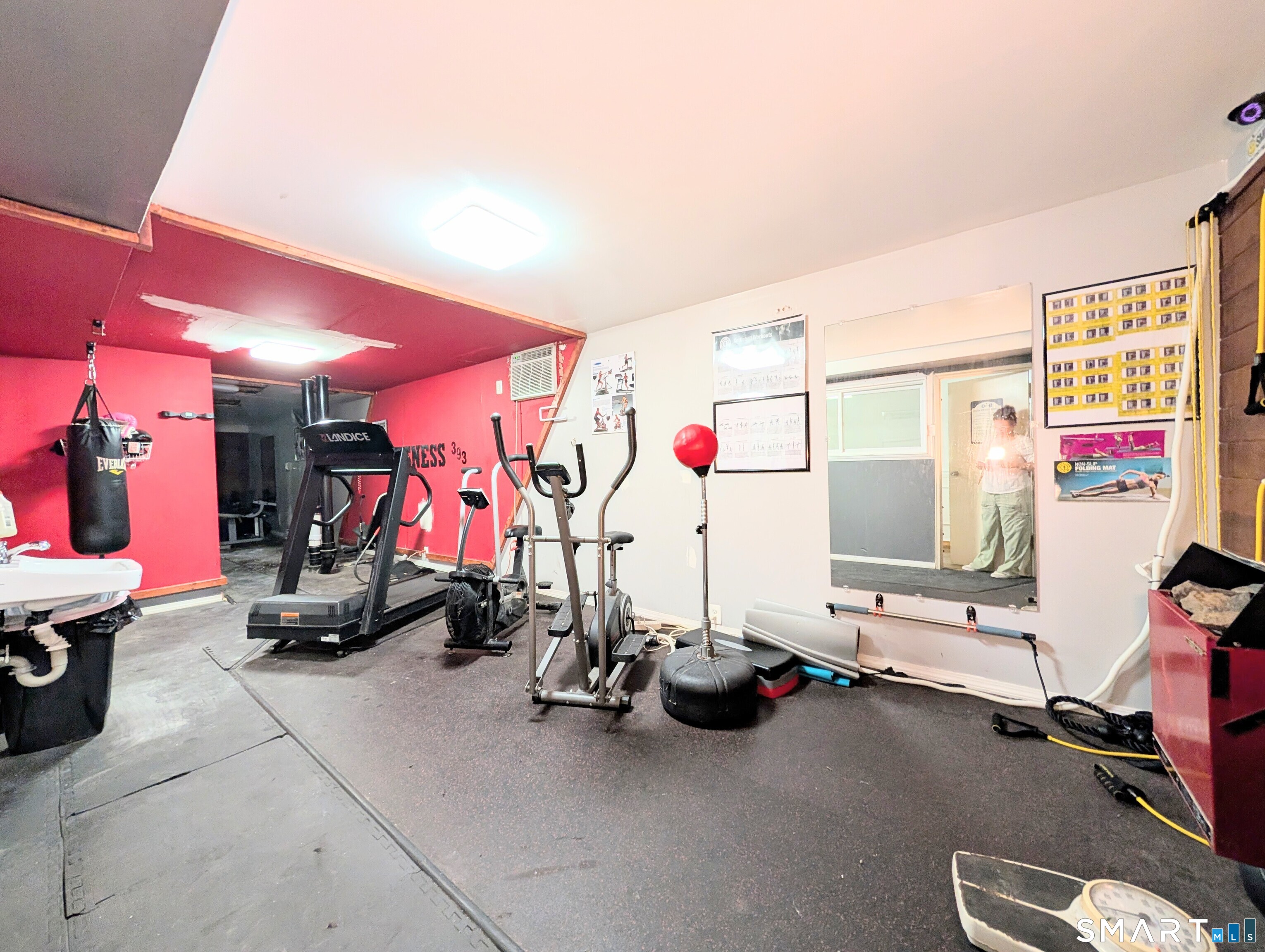 393 Laurel Avenue Bridgeport CT 06604