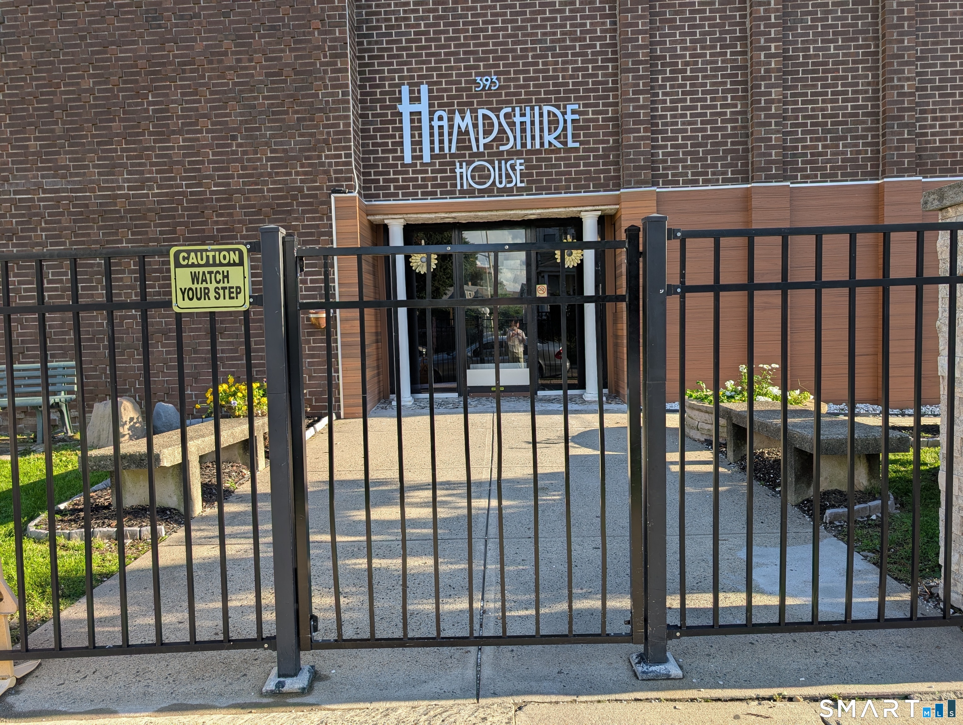 393 Laurel Avenue Bridgeport CT 06604