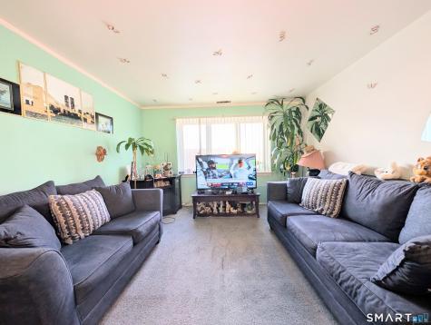 393 Laurel Avenue Bridgeport CT 06604