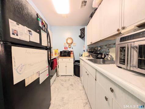 393 Laurel Avenue Bridgeport CT 06604