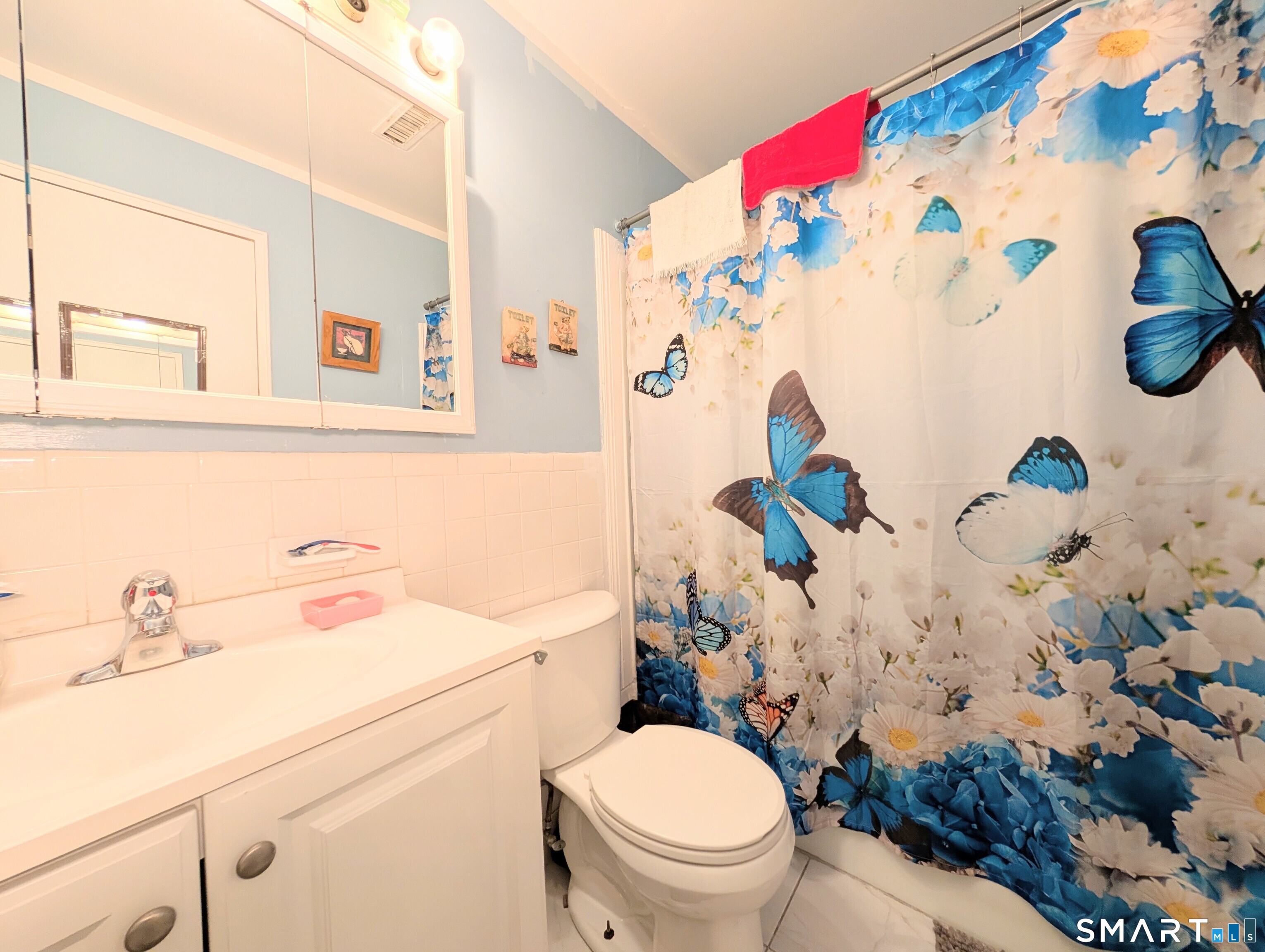 393 Laurel Avenue Bridgeport CT 06604
