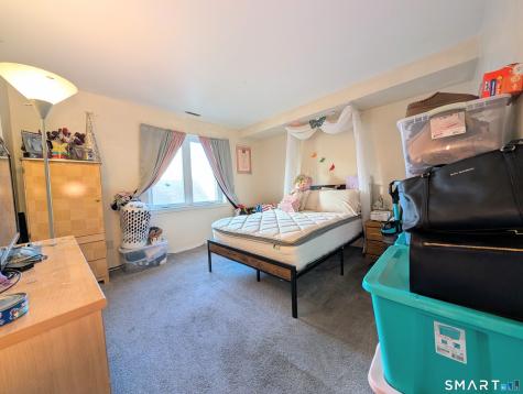 393 Laurel Avenue Bridgeport CT 06604