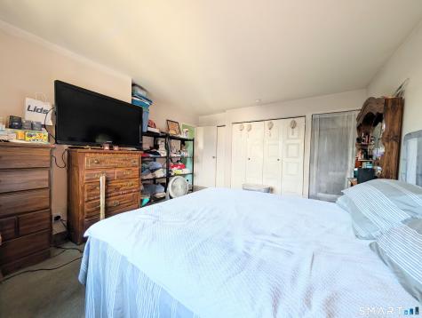 393 Laurel Avenue Bridgeport CT 06604