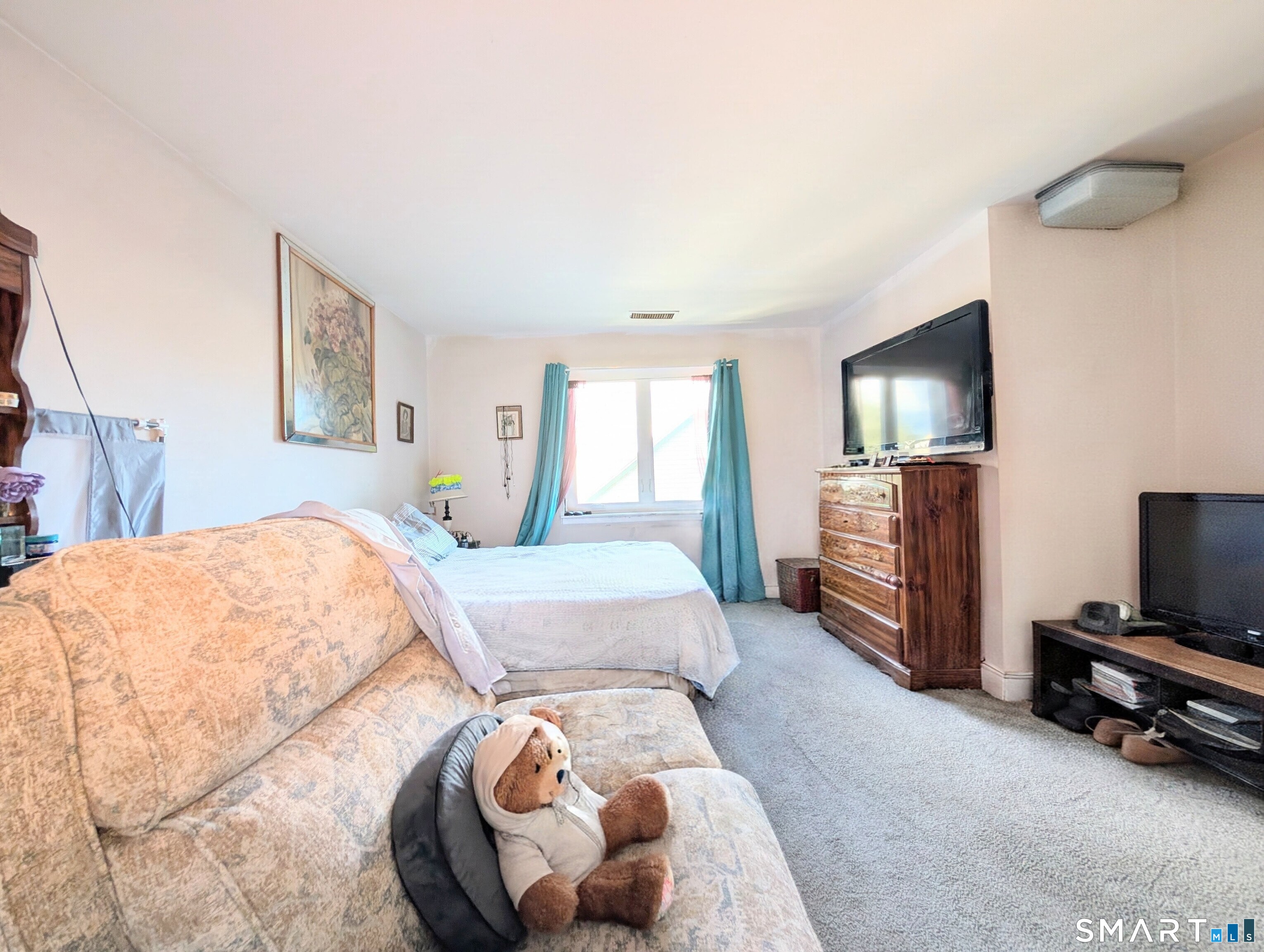 393 Laurel Avenue Bridgeport CT 06604