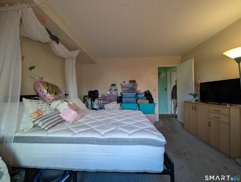 393 Laurel Avenue Bridgeport CT 06604