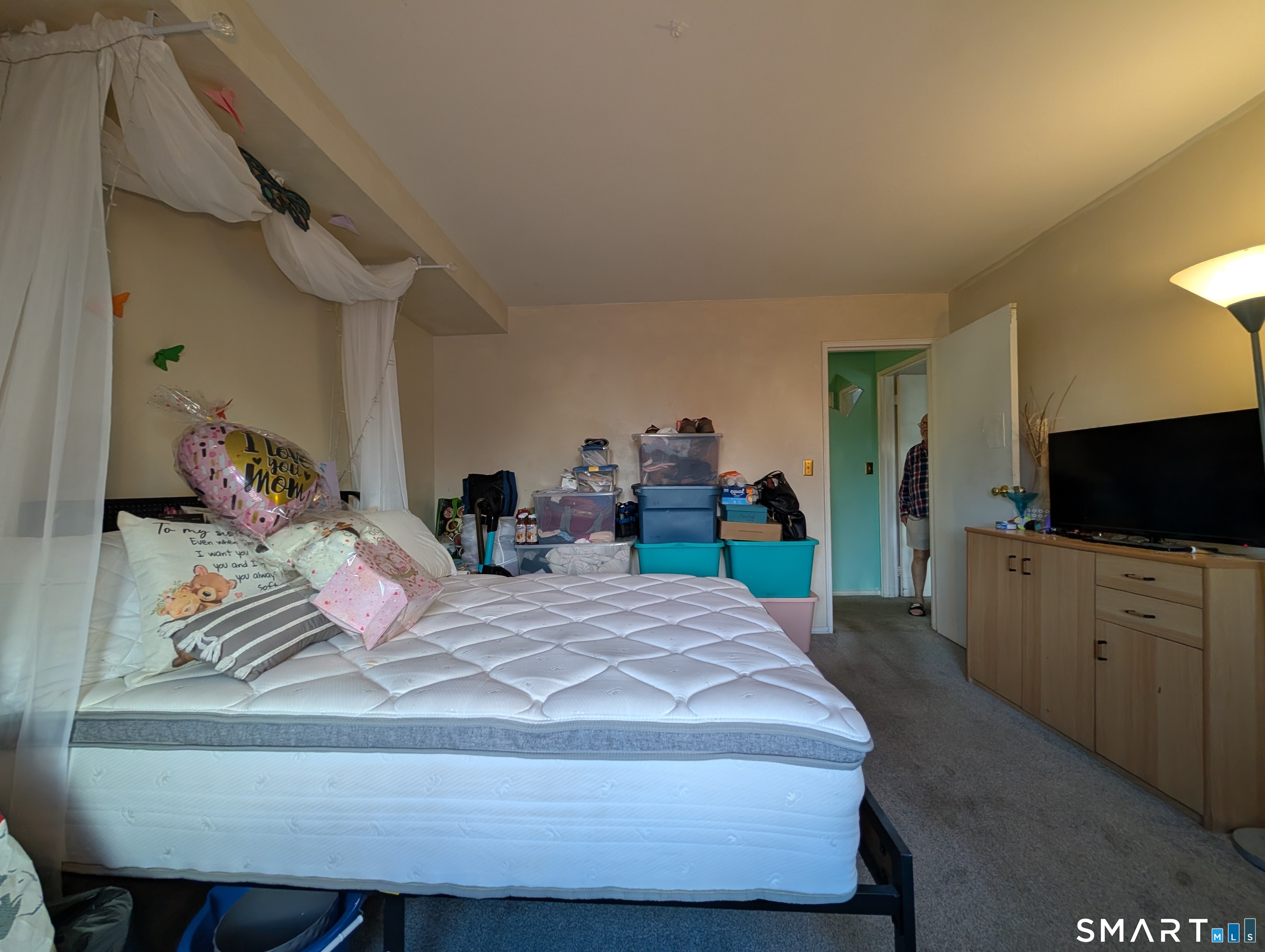 393 Laurel Avenue Bridgeport CT 06604