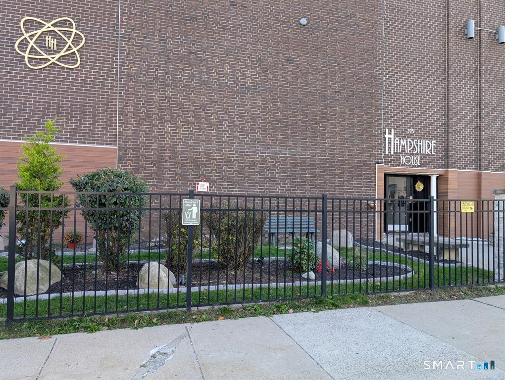 393 Laurel Avenue Bridgeport CT 06604