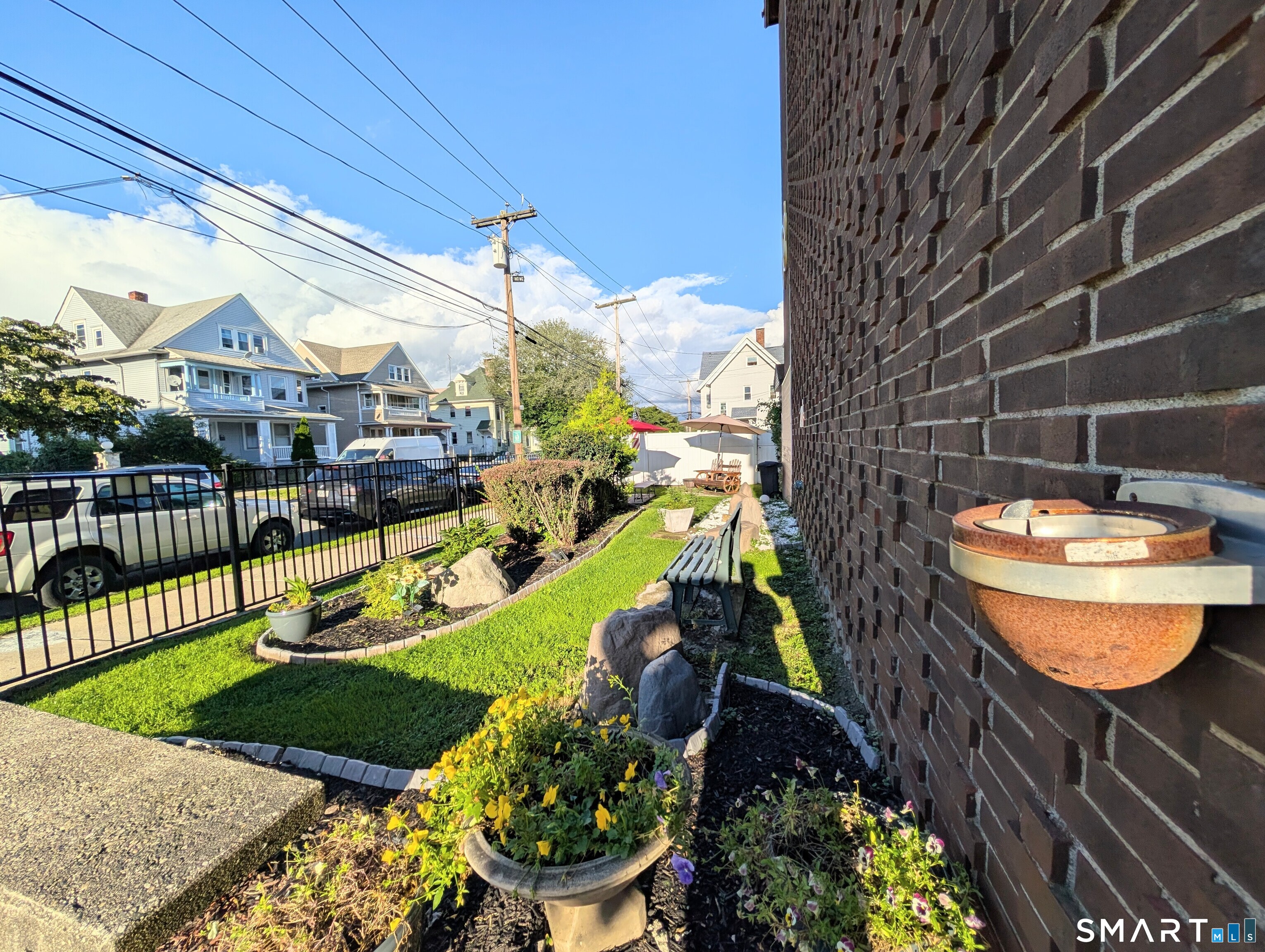 393 Laurel Avenue Bridgeport CT 06604