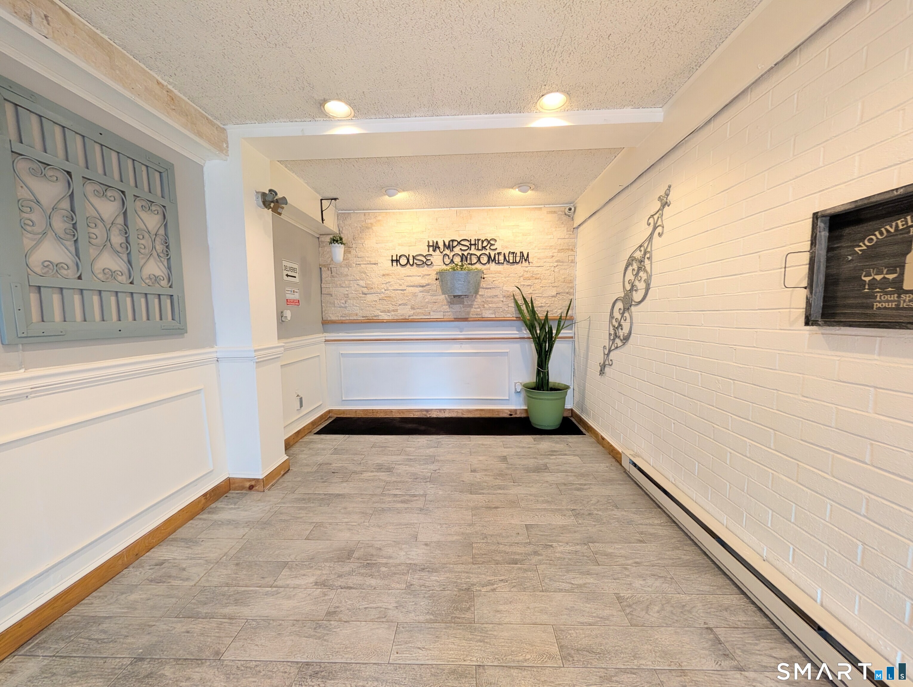 393 Laurel Avenue Bridgeport CT 06604