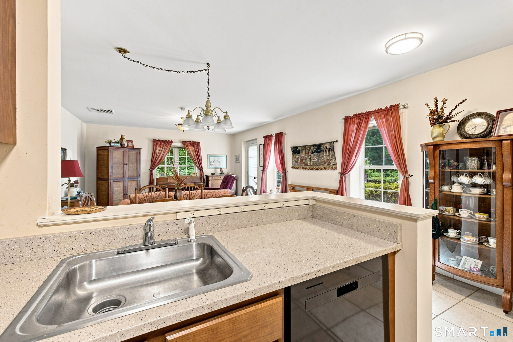606 Congdon West Street Middletown CT 06457