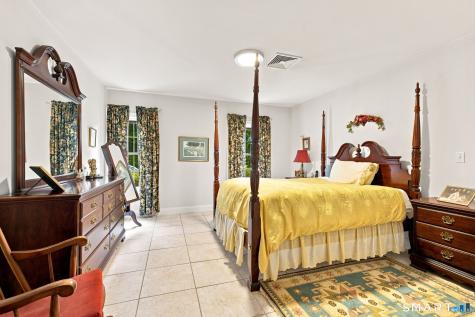 606 Congdon West Street Middletown CT 06457