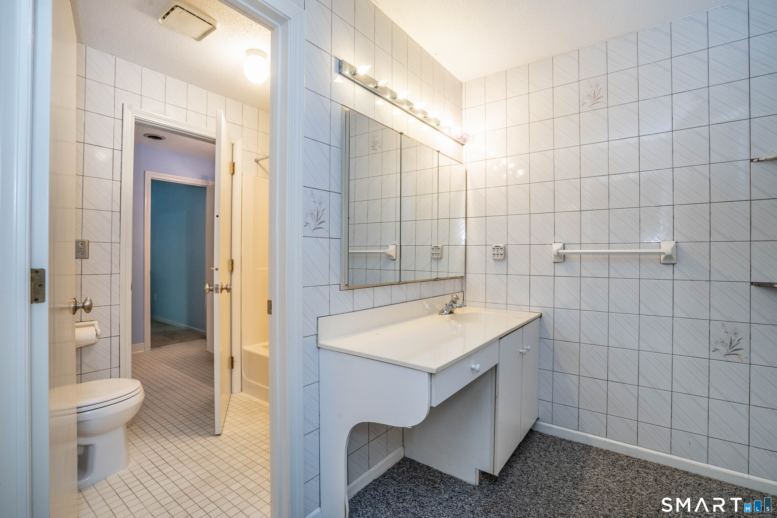 14 Woodbury Lane West Hartford CT 06117