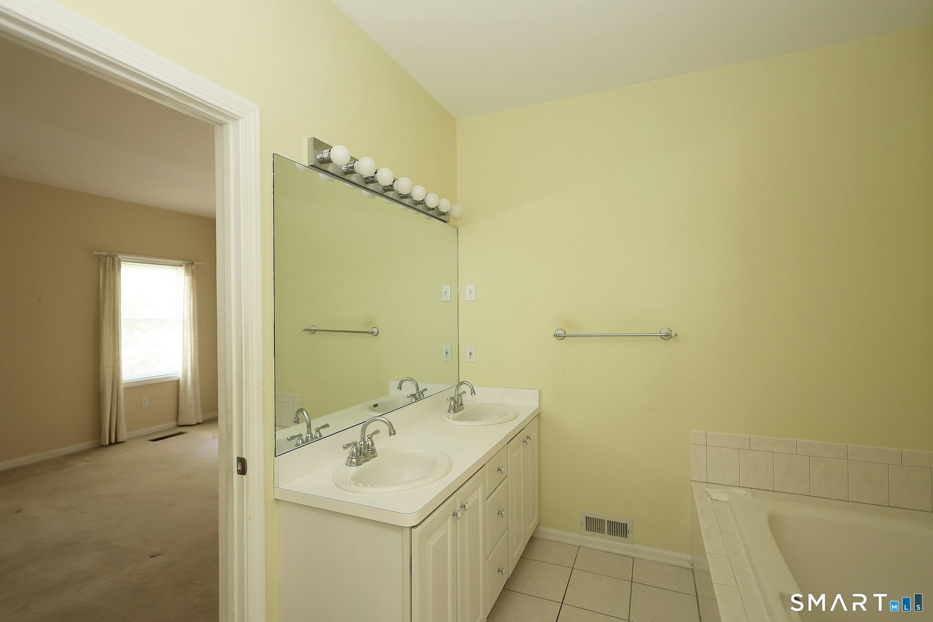191 Summerfield Gardens Shelton CT 06484