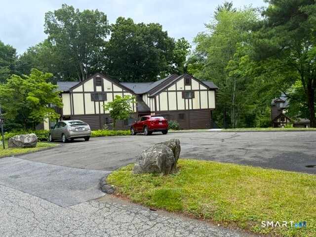 10 Tara Drive Brookfield CT 06804