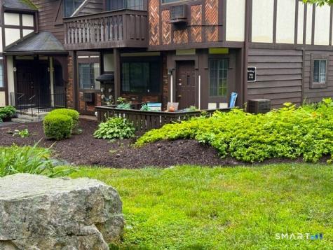 10 Tara Drive Brookfield CT 06804