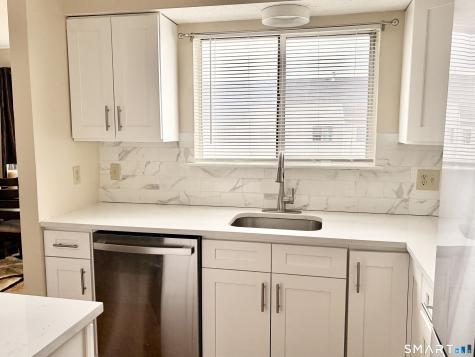 121 Staffordshire Common Drive Wallingford CT 06492