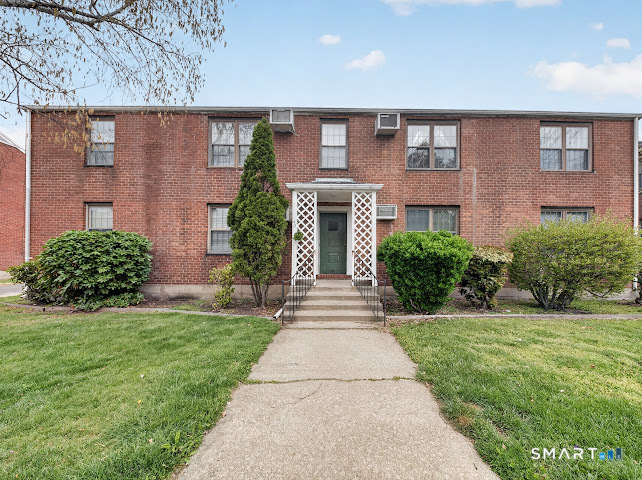 49 Mencel Circle Bridgeport CT 06610