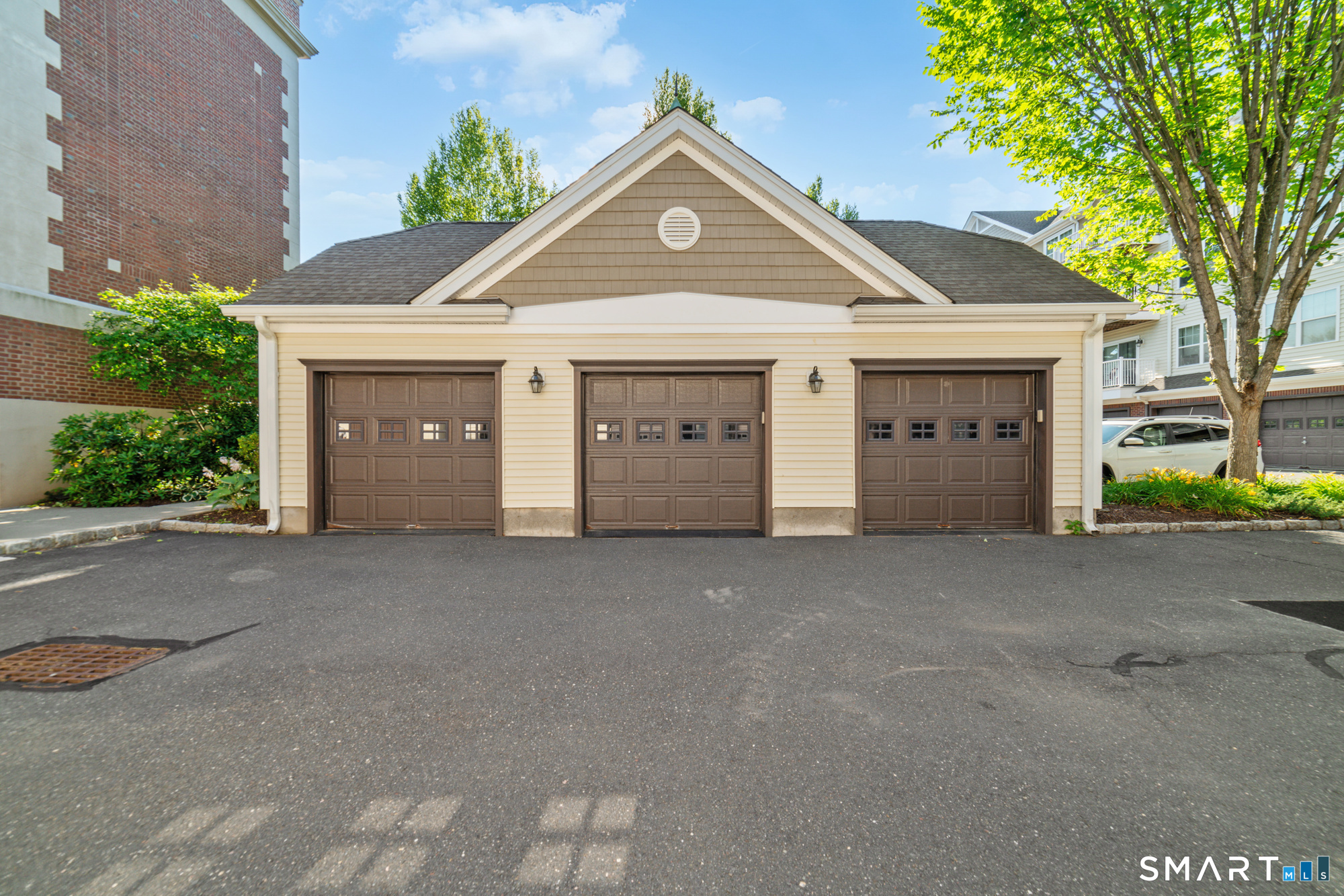30 Schoolhouse Drive West Hartford CT 06110