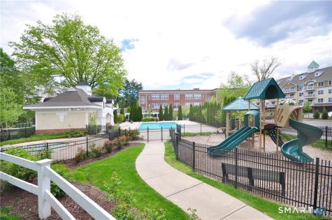 30 Schoolhouse Drive West Hartford CT 06110