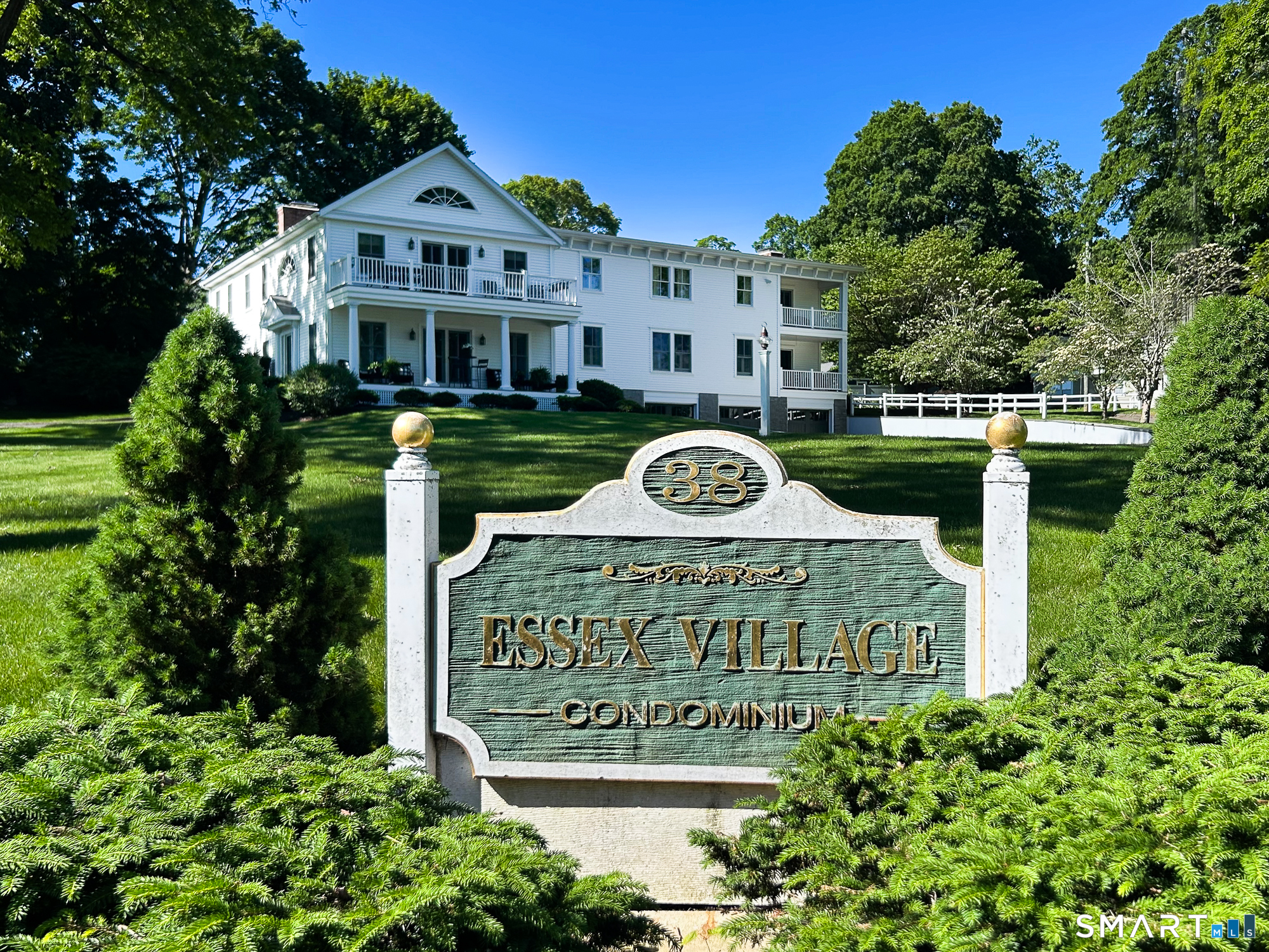 38 North Main Street Essex CT 06426