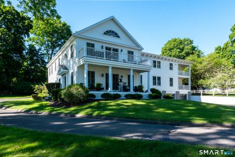 38 North Main Street Essex CT 06426