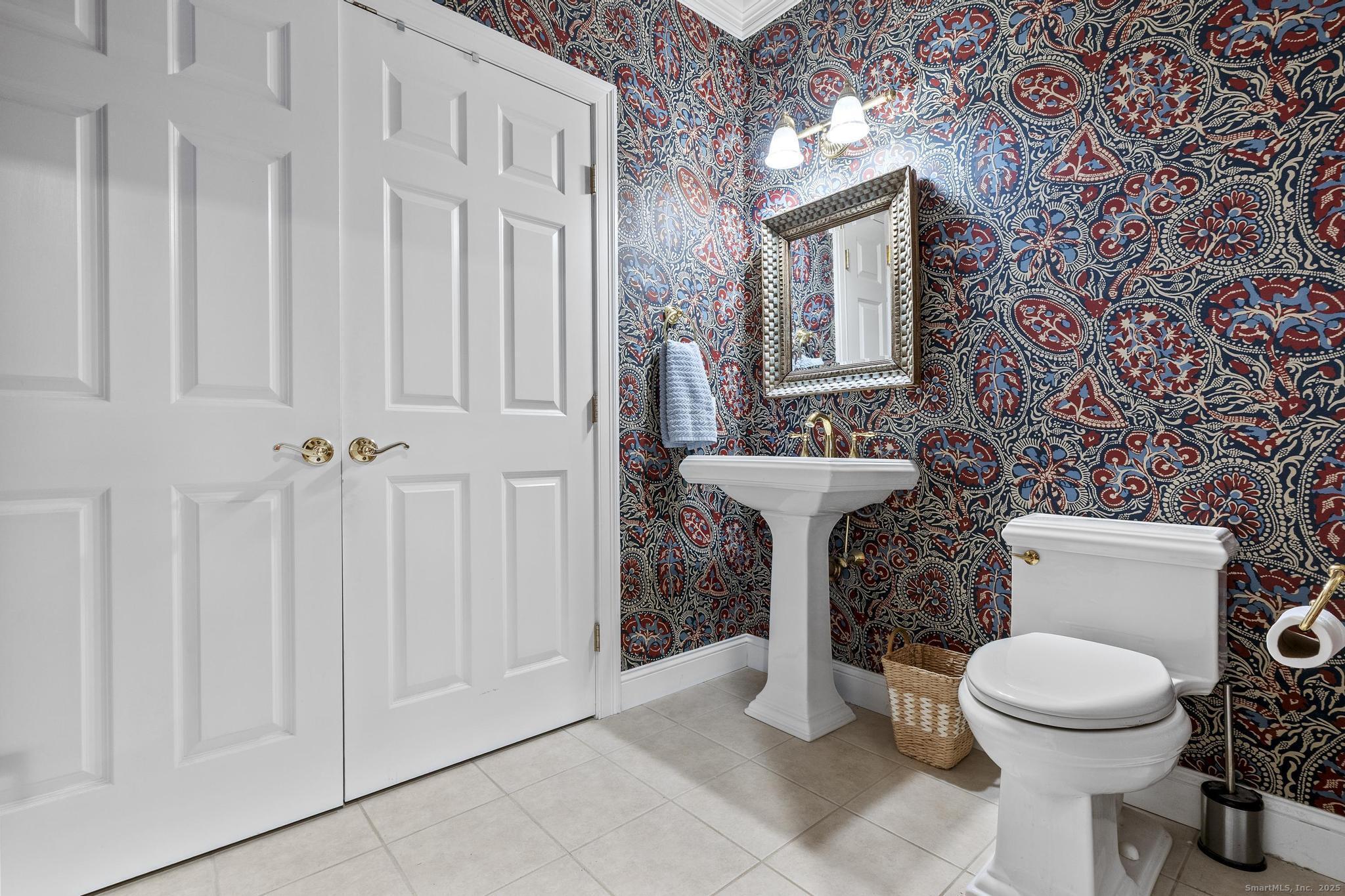 18 Daniel Circle Suffield CT 06078