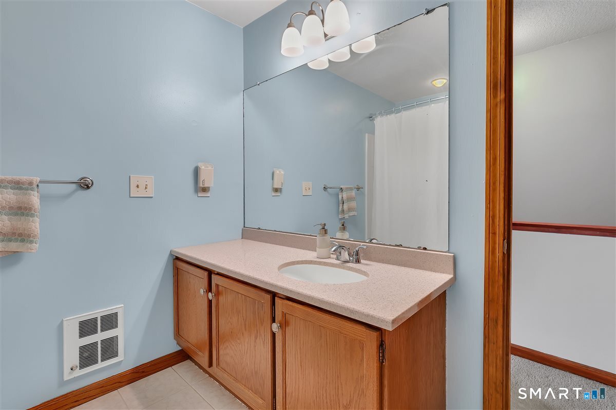 104 Oakland Street Manchester CT 06042