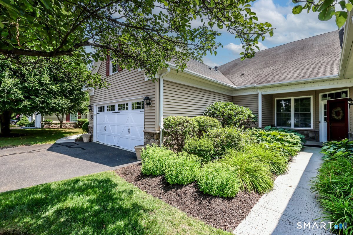13 Watkins Drive Newtown CT 06482