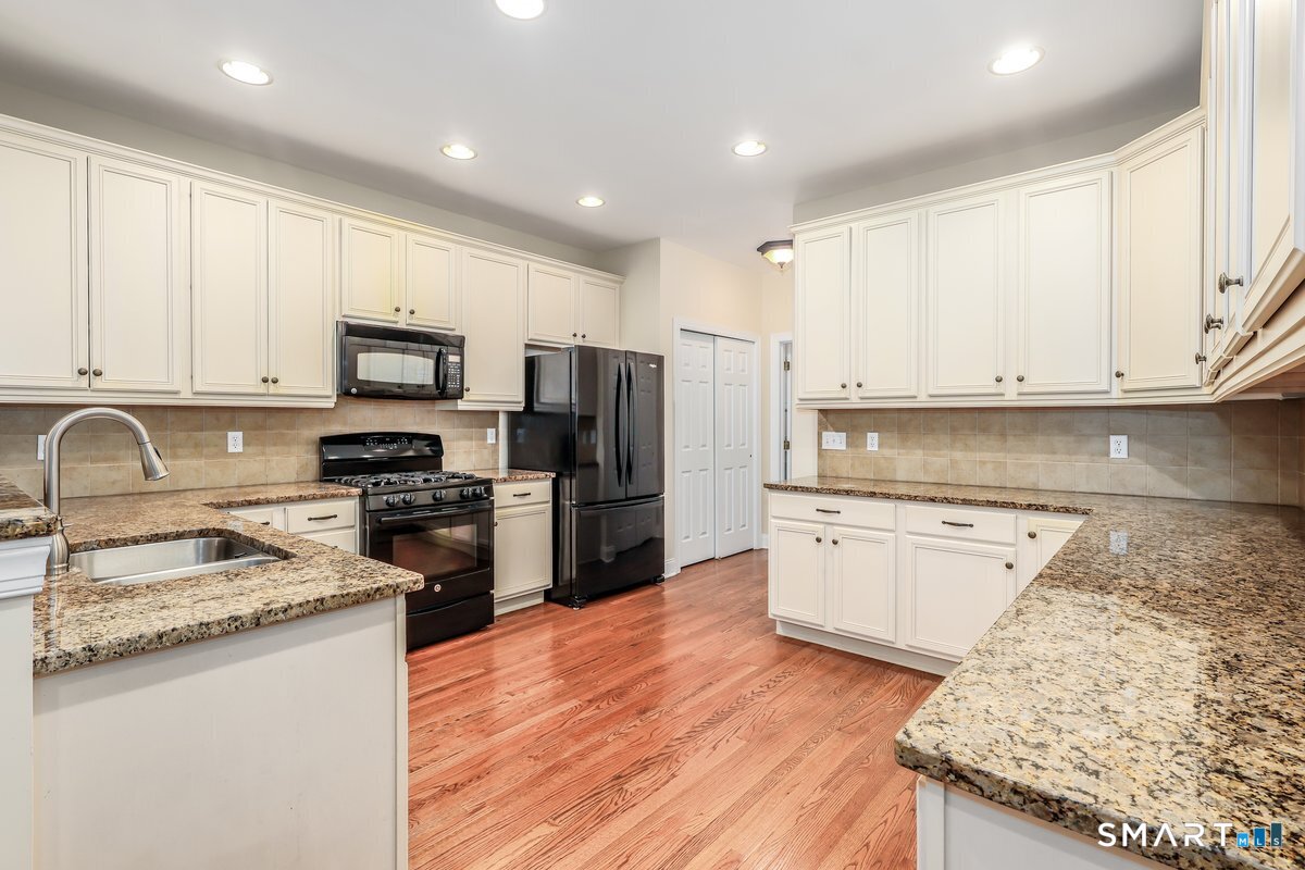 13 Watkins Drive Newtown CT 06482