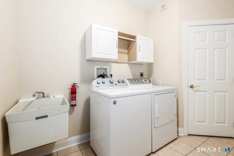 13 Watkins Drive Newtown CT 06482