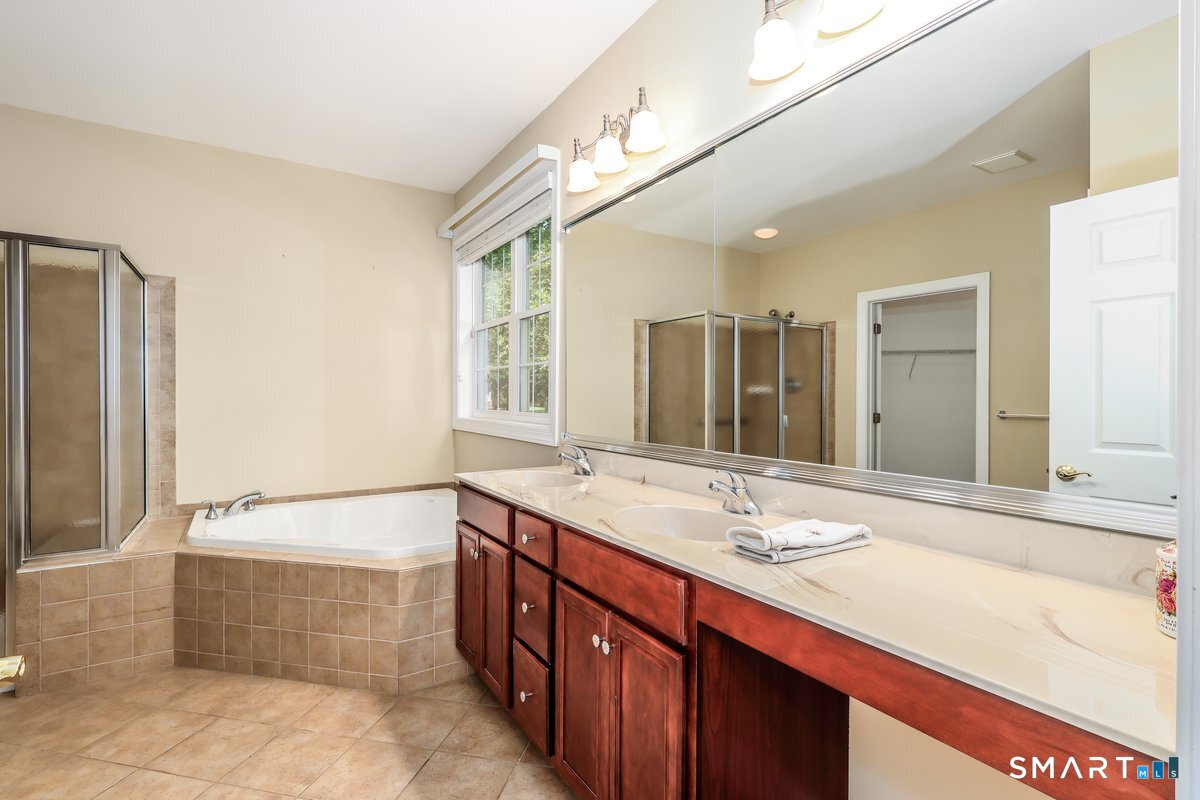 13 Watkins Drive Newtown CT 06482