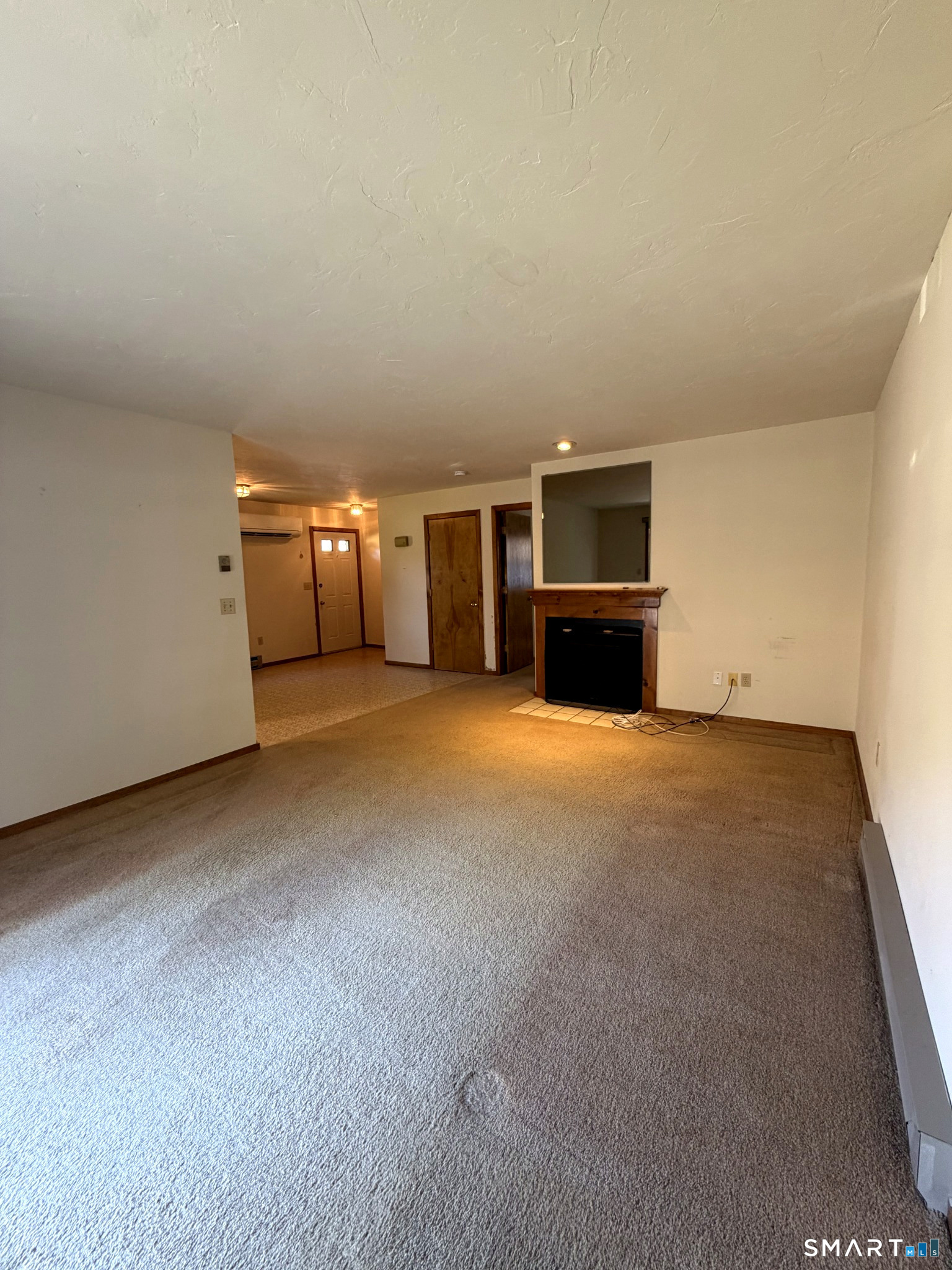 39 Woodstock Meadows Woodstock CT 06281