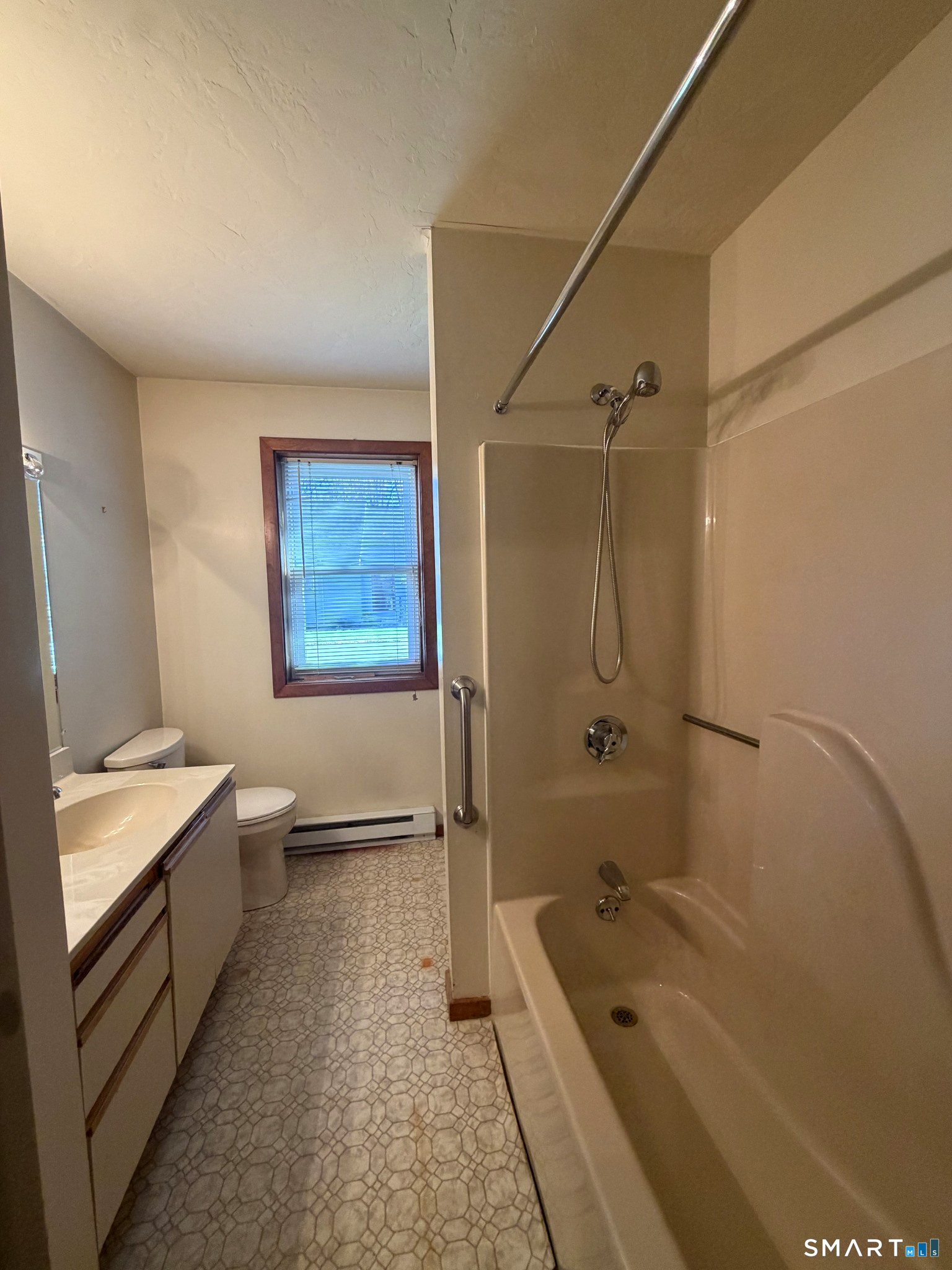 39 Woodstock Meadows Woodstock CT 06281