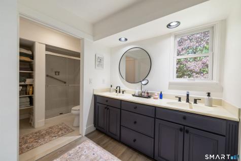 916 Heritage Village Southbury CT 06488