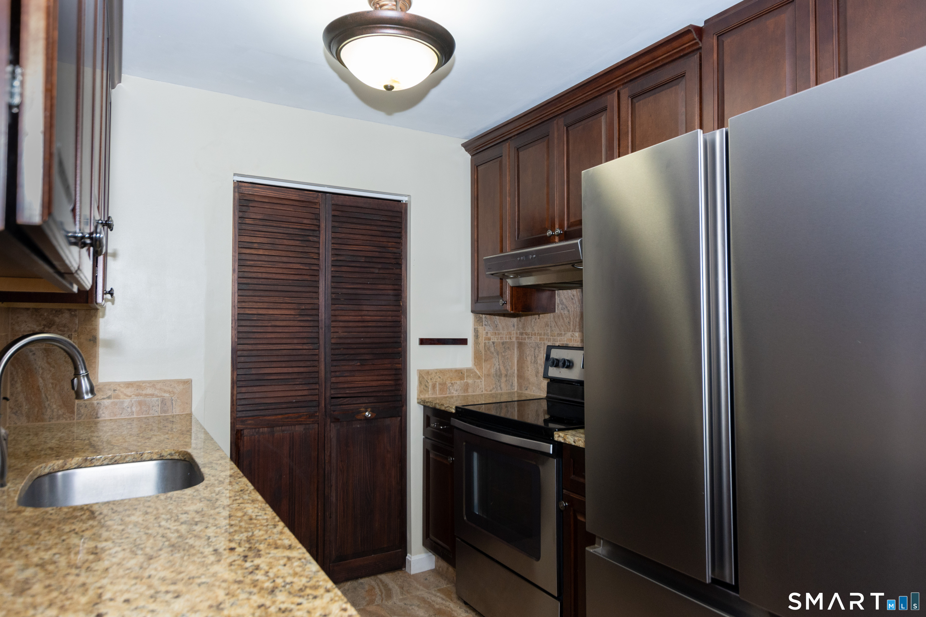 72 Buddington Road Groton CT 06340