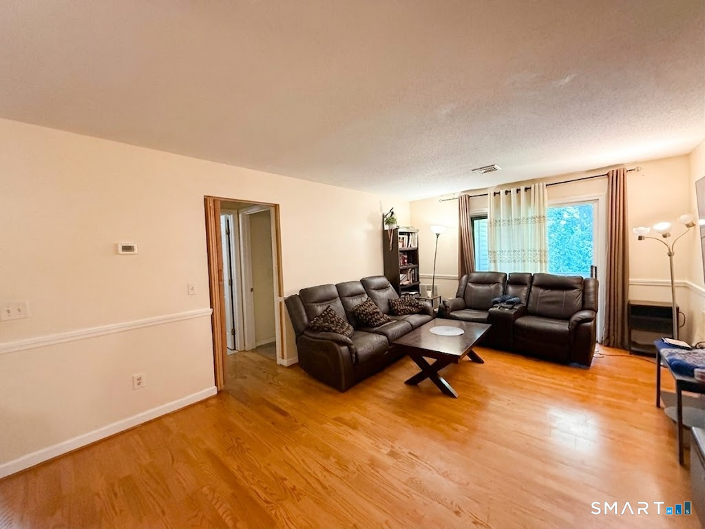 6 Concorde Way Windsor Locks CT 06096