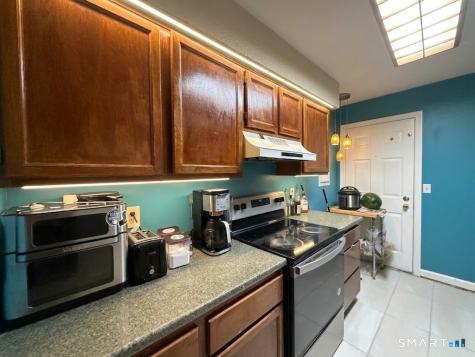 6 Concorde Way Windsor Locks CT 06096