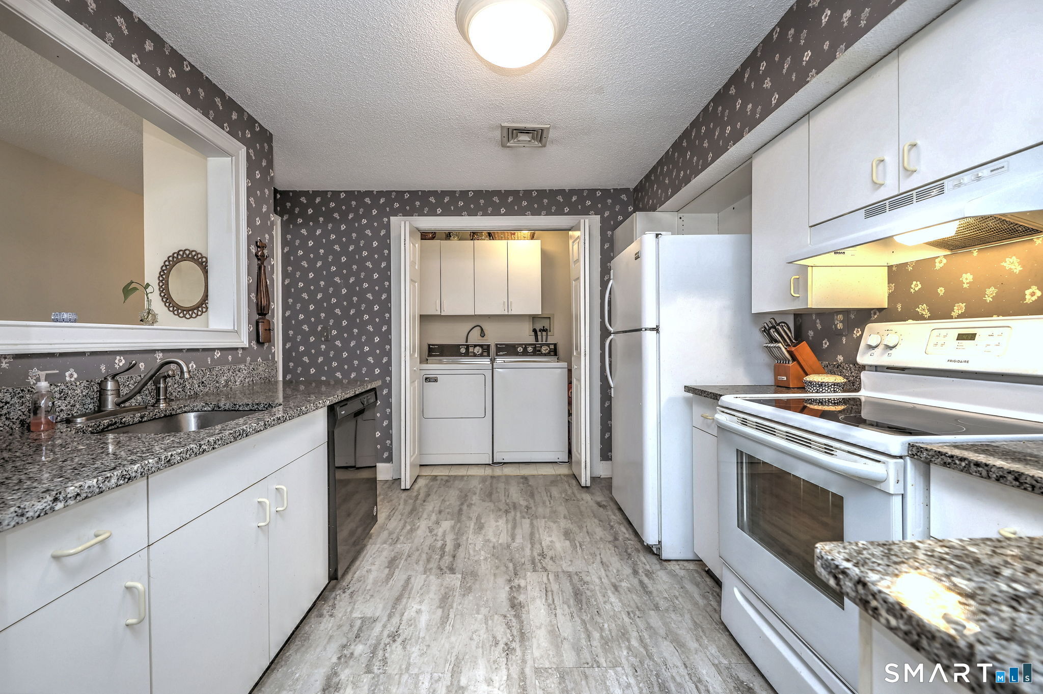 75 Redwood Drive East Haven CT 06513